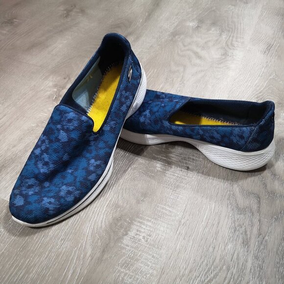 Skechers Go Walk 4 Ladies Size 10 Blue with White Sole Slip On Sneakers - Picture 1 of 8